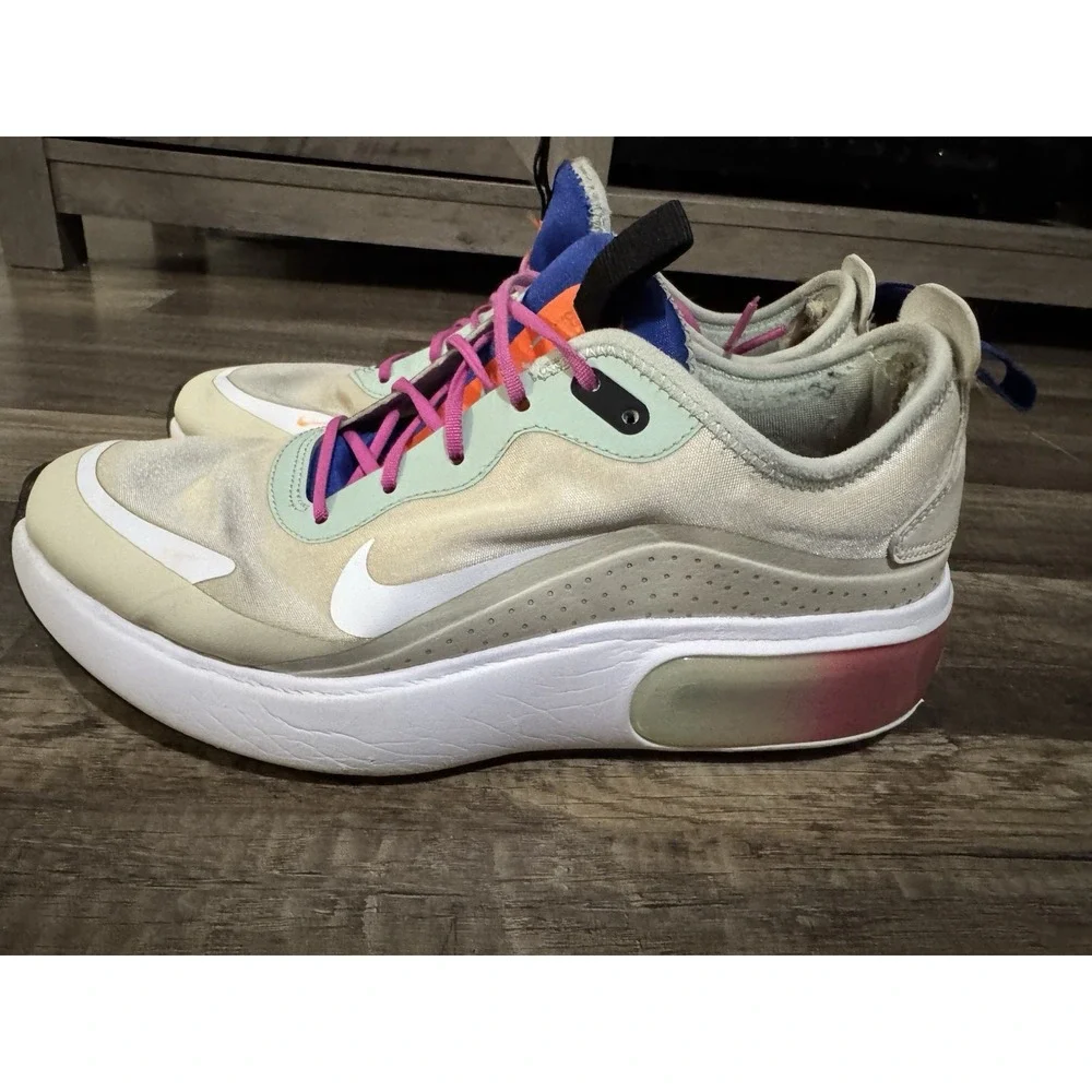 Women's Nike Air Max Dia Running Shoes CI3898-200 Fossil/Hyper Crimson Sz 7 WORN